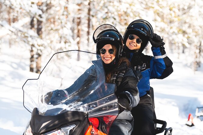 1 Hour Easy Snowmobile Safari in Levi - A gentle first ride through Levi’s winter country