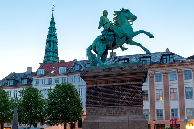 2-Hour Walking Introduction to Copenhagen and its Main Sights - Amalienborg and the royal finish