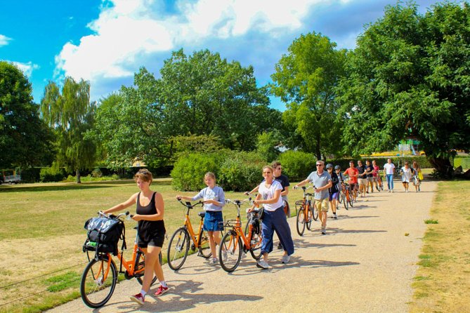 3-hour Copenhagen City Highlights Bike Tour - Christiansborg and the center of power