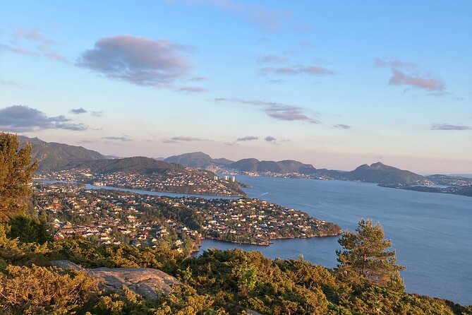 3-Hour Private Norwegian Hiking Experience with Local Guide - Morvik and the family-home finish
