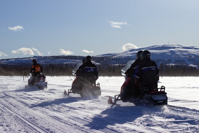 3 Hour Snowmobile Safari Around Levi with Coffee Break - The guide can shape the whole outing