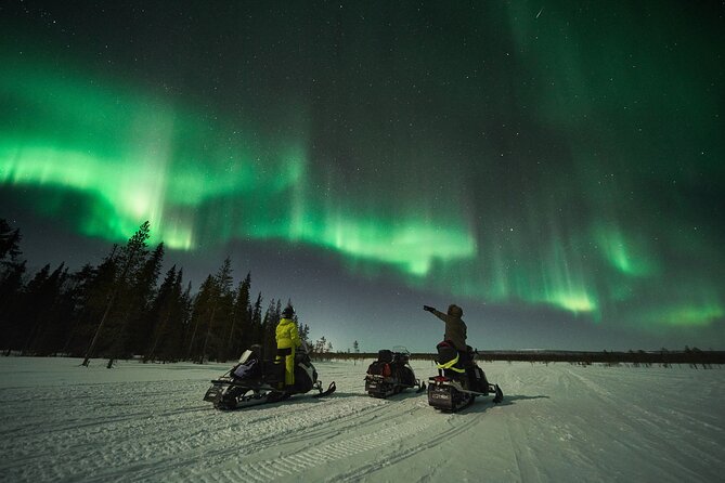 3 Hours Snowmobiling under Auroras and Night Sky - Setting off from Leviraitti 13 after dark