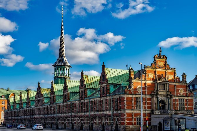 3h walking tour, small group max 10 people Copenhagen - Amalienborg brings the royal family into view