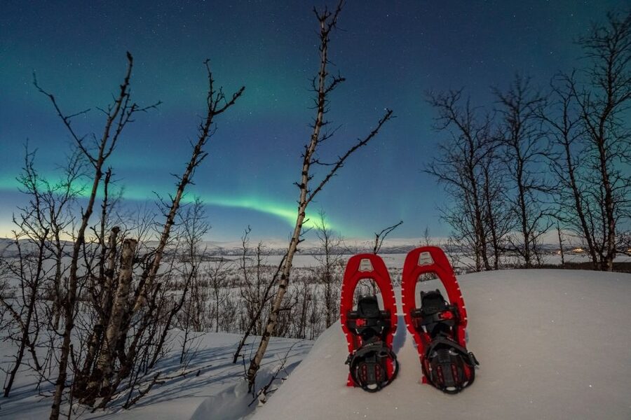 Abisko: Aurora Snowshoeing - Learning to walk on snowshoes