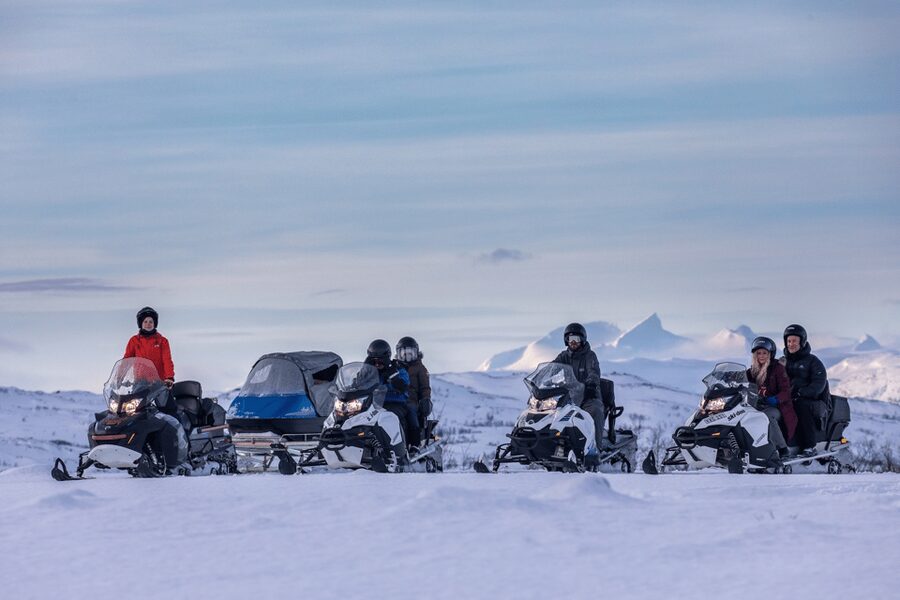 Abisko: Great Outback Snowmobile Tour with Lake Abiskojaure - Key points at a glance