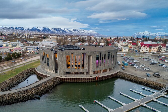 Akureyri - Private Airport Transfer - Private travel, with few complications