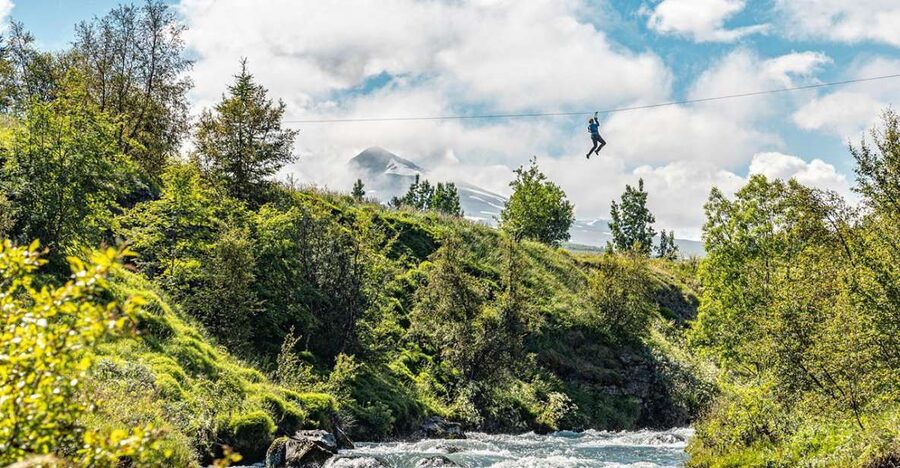 Akureyri: Zipline Tour - From the parking area to the first platform