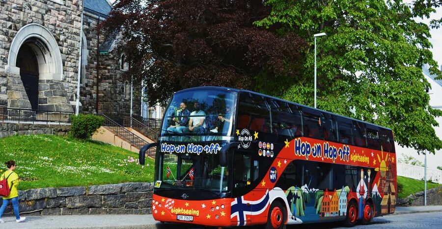 Ålesund: 1-Day Hop-On Hop-Off Sightseeing Bus Ticket - Start at the cruise terminal and get your bearings