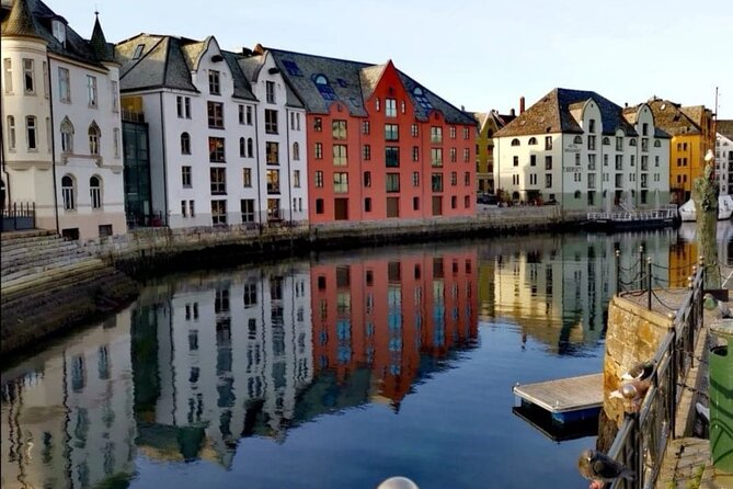Ålesund-Aksla-Alnes-Giske-Sunnmøre museum 100 % Highlights 4.5 H - Aksla mountain and the Kari path