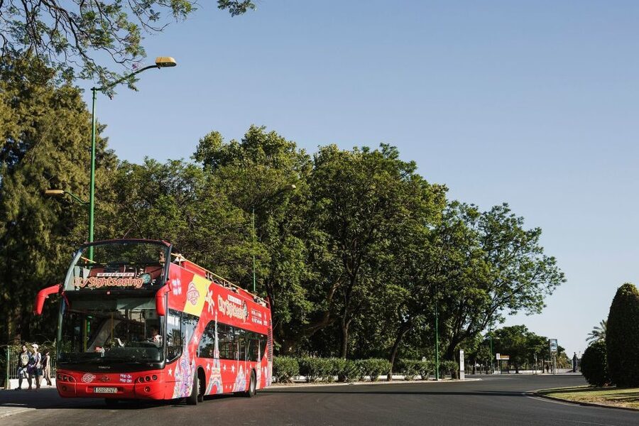 Alesund: City Sightseeing Hop-On Hop-Off Bus Tour - Why Ålesund looks the way it does