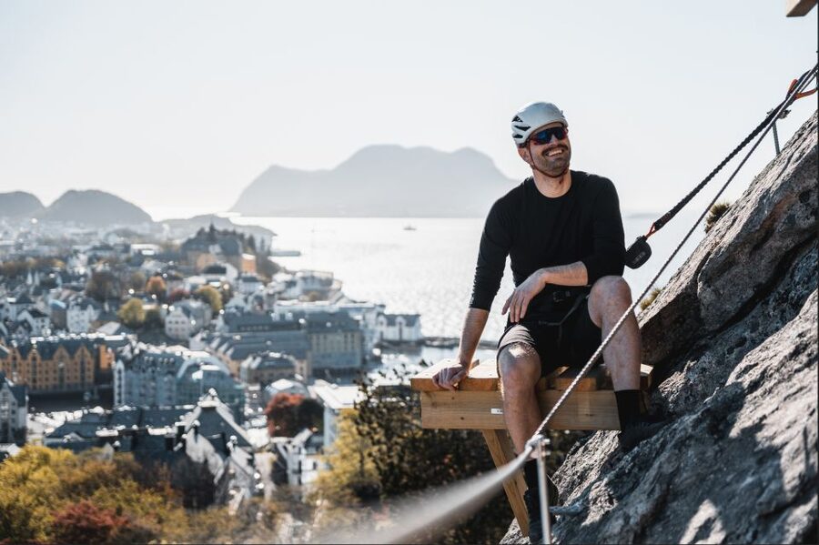 Ålesund: Via Ferrata tour - The easier traverse to Fjellstua