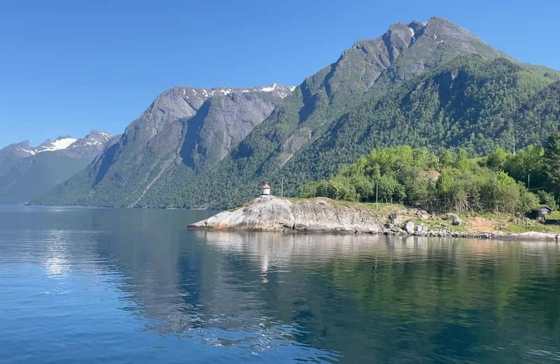 All About the Fjords, in one tour by bus & boat from Ålesund - Should you book the Hjørundfjord and Ljøen circuit?