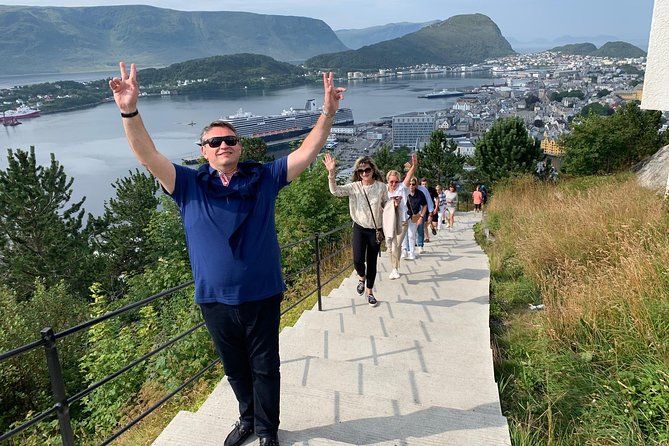 Amazing city walk in Ålesund - What Uniktur’s guides bring to the walk