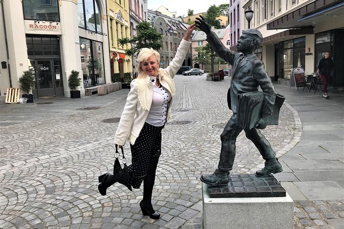 Amazing city walk in Ålesund - Aalesund Church and stories of the miracle city