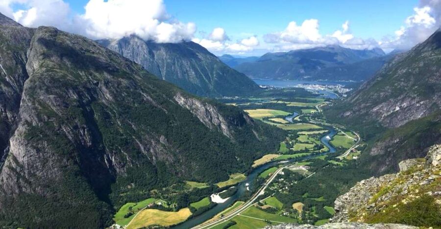 Åndalsnes - Trollstigen & Trollwall Audio Guid Bus Tour - Practical preparation for the morning or afternoon