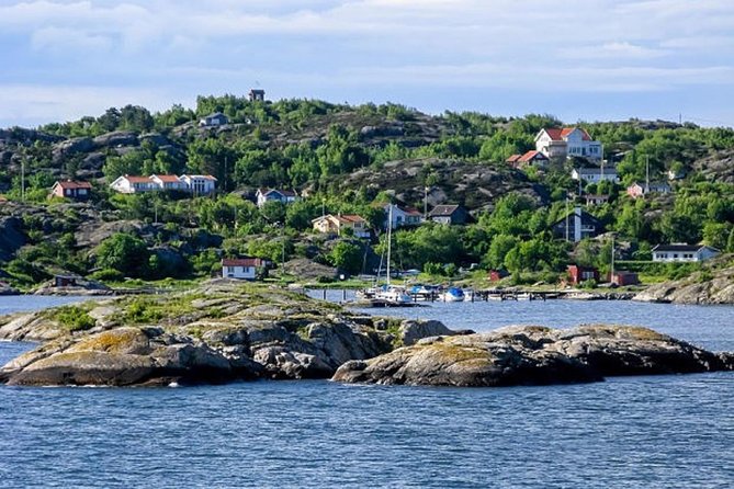 Archipelago Tour with guide Gothenburg - Leaving Gothenburg harbor at 11:30