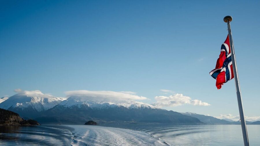 Bergen: Cruise to beautiful Rosendal by the Hardangerfjord - Rosendal at 10:45: a small village with big scenery
