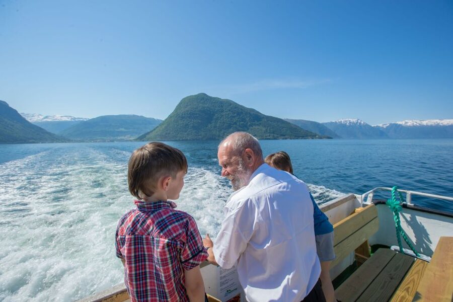 Bergen: Guided Fjord & Glacier Tour to Fjærland - Storesvingen gives you the first big view