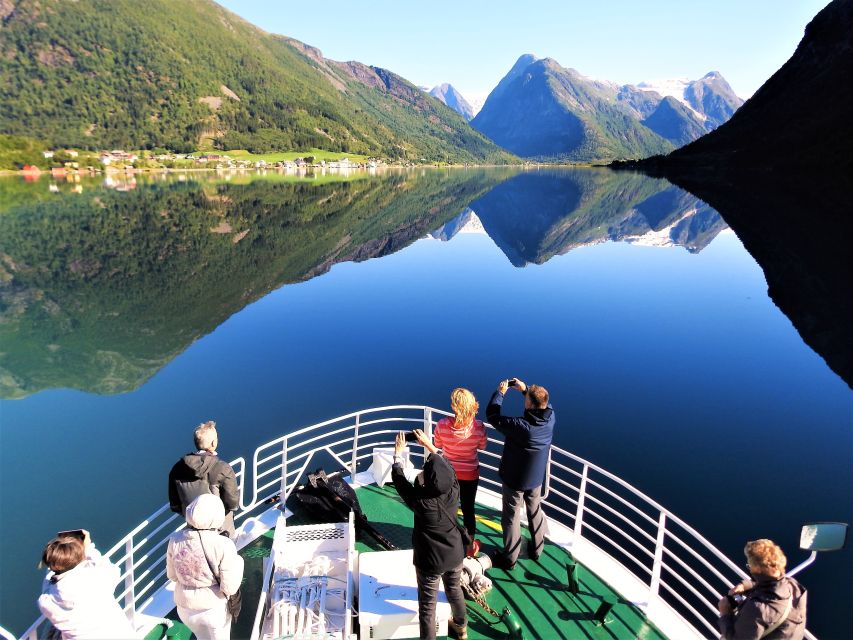 Bergen: Guided Fjord & Glacier Tour to Fjærland - Leaving Bergen at 7:30 a.m.