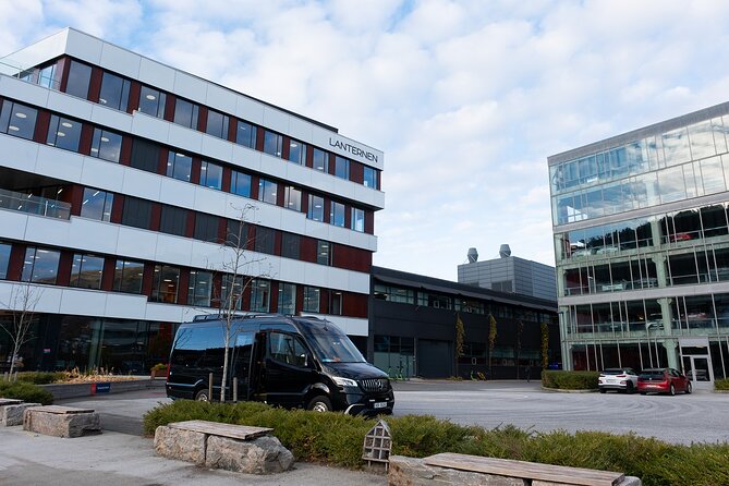 Bergen: Guided Tour by Minibus with Local Guide & Photostops - The final harbor view and Bryggen walk