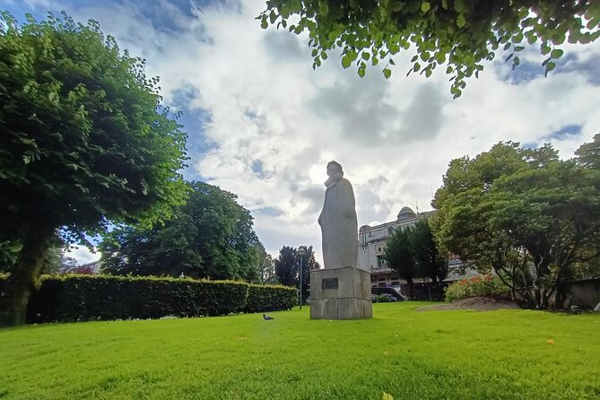 Bergen in Your Pocket: Landmarks and Lore Audio Tour - Why Bergen Works So Well for a Statue and Street Walk