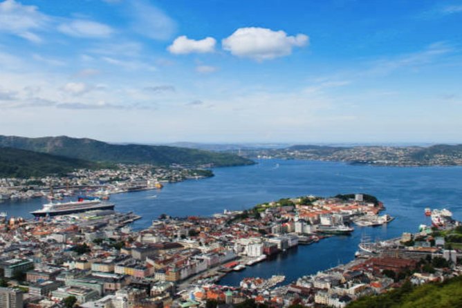 Bergen: Mostraumen Fjord Cruise - Narrow fjords and the approach to Mostraumen