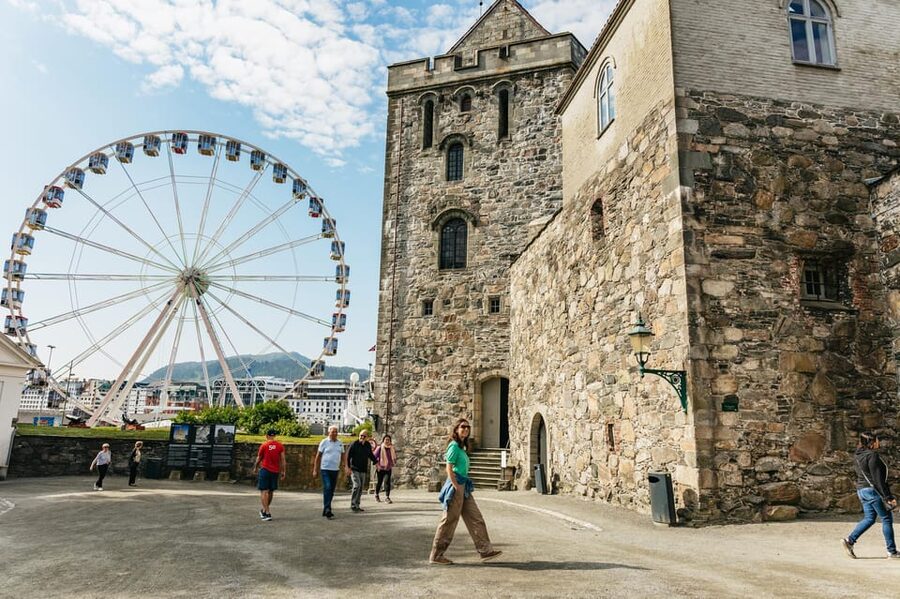 Bergen: Past & Present Small Group Guided Walking Tour - Residential lanes and Bergen without the postcard frame