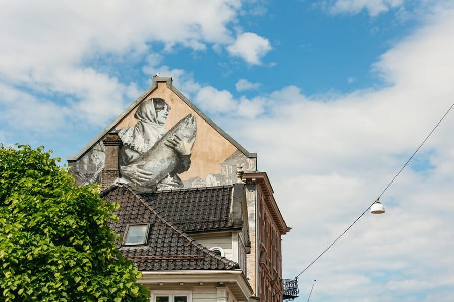 Bergen: Past & Present Small Group Guided Walking Tour - Fjellgaten, Fløibanen, and the uphill reality