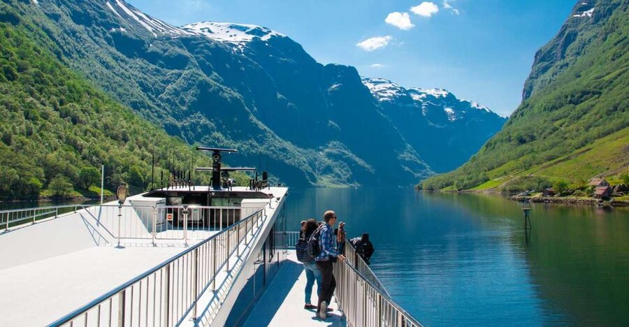 Bergen: Viking Village, Nærøyfjord Cruise & Flåm Railway - The coach ride from Bergen