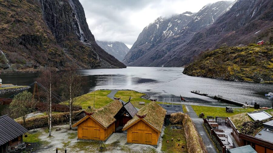 Bergen: Viking Village, Nærøyfjorden Cruise and Flåm Railway - A short pause in Flåm
