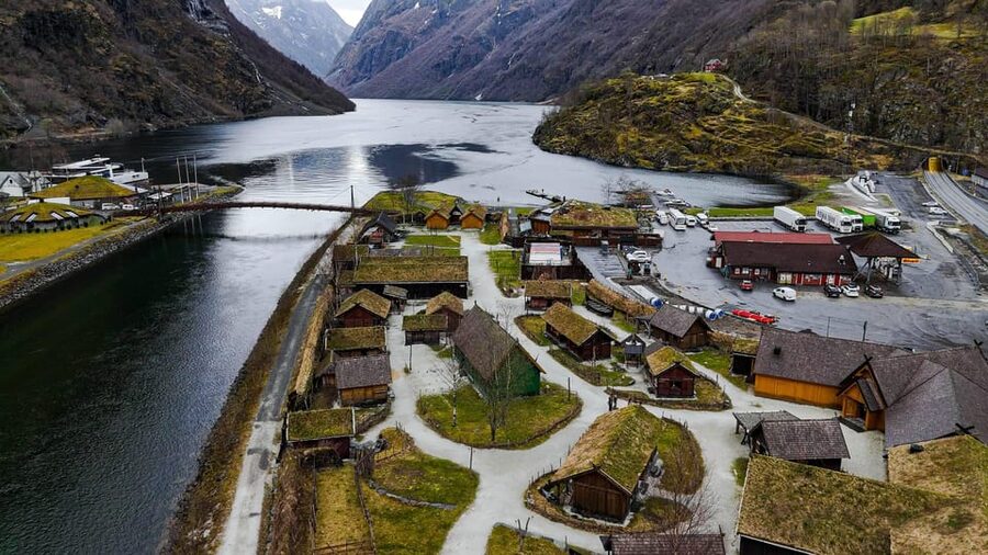 Bergen: Viking Village, Nærøyfjorden Cruise and Flåm Railway - The Flåm Railway earns its reputation