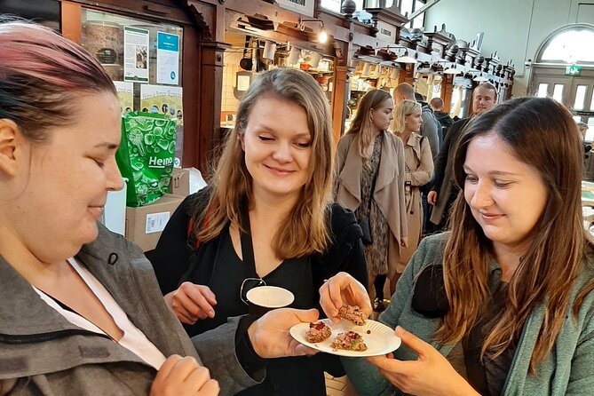 CITY Tour with Food Tasting in Helsinki - Senate Square and Helsinki Cathedral