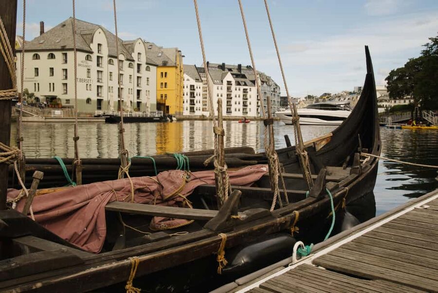 City walk in Ålesund: Art Nouveau, sea views, and insider tips - Key points at a glance