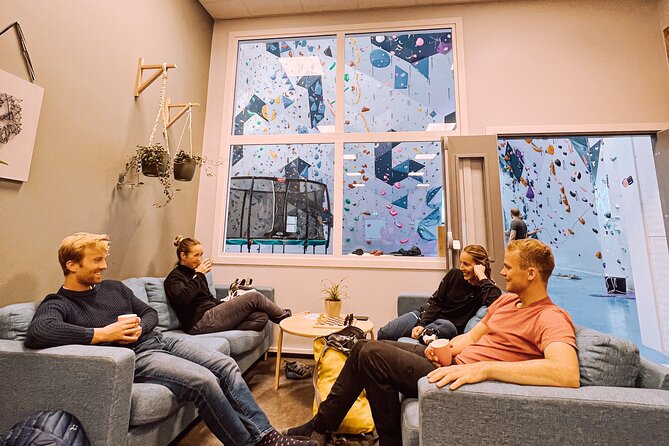 Climbing in Mørkvedhallen Klatresenter - Your first minutes: a guided tour of the gym
