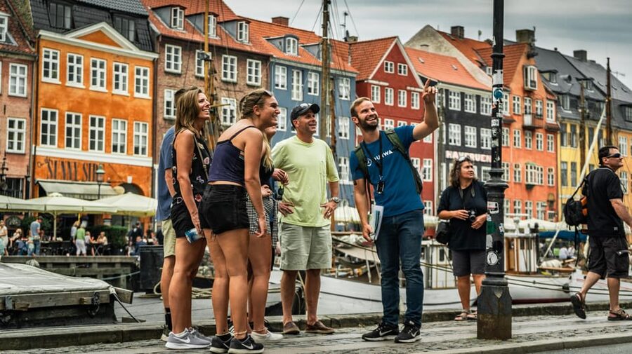 Copenhagen: 1.5-hour Private Walking Tour of Christianshavn - From Nyhavn to Inderhavnsbroen