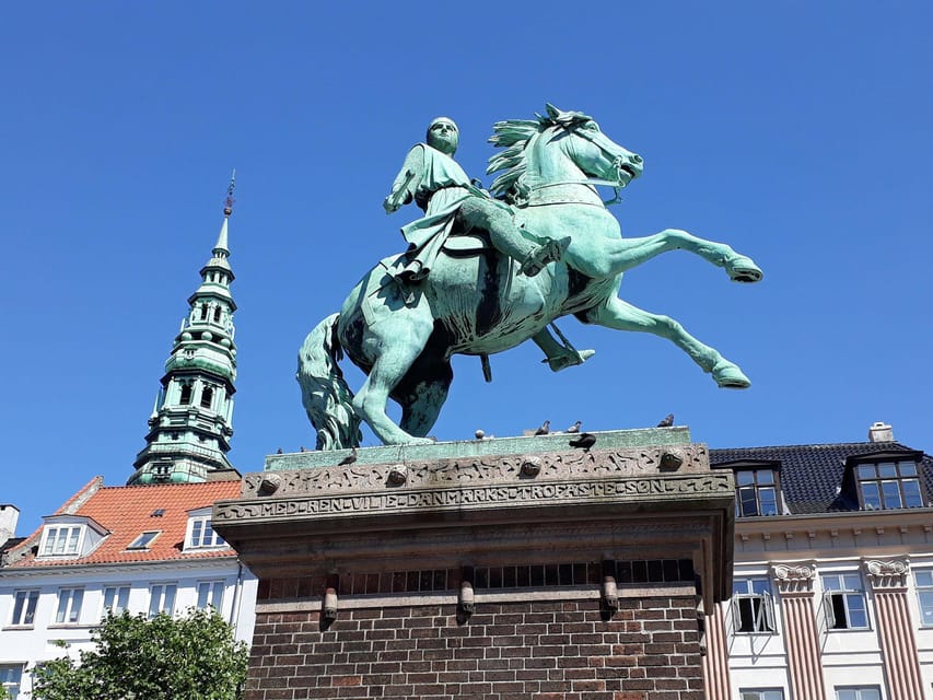Copenhagen: 2,5-Hour 'Must See' Bike Tour with a Local Guide - Nyboder: a quieter look at old Copenhagen