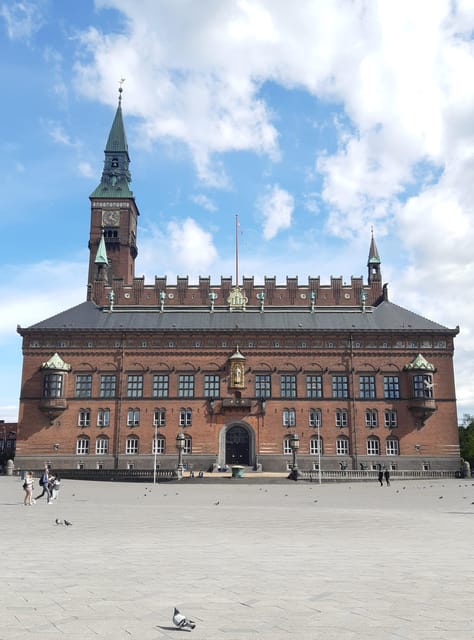 Copenhagen: 2,5-Hour 'Must See' Bike Tour with a Local Guide - The guide makes the difference