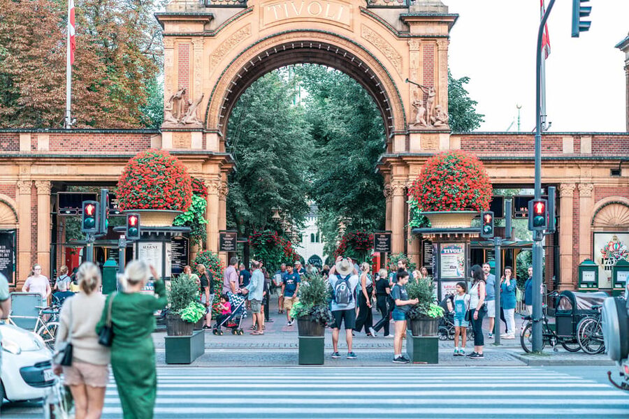 Copenhagen: 2-hour Old Town Private Walking Tour - Starting at Copenhagen Visitor Service