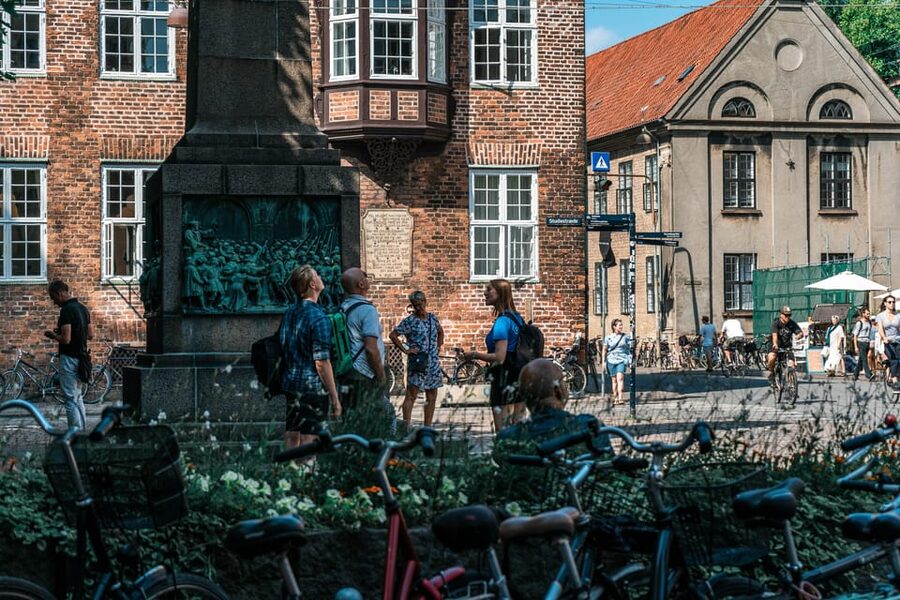 Copenhagen: 2-hour Old Town Private Walking Tour - Vor Frue Kirke and a royal wedding