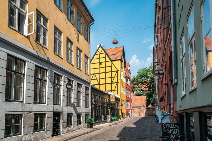 Copenhagen: 2-hour Old Town Private Walking Tour - Strøget, Amagertorv, and the Stork Fountain