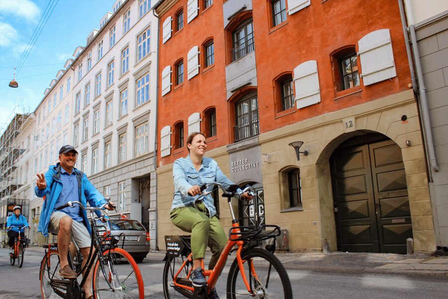 Copenhagen: 3-Hour City Highlights Bike Tour with Guide - Amalienborg, Amalie Garden, and Nyhavn