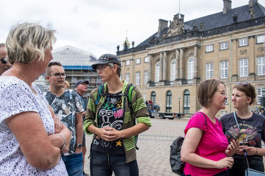 Copenhagen: 3 Hours Private Bike Tour with a local Guide - Christiansborg, the Royal Library, and Børsen