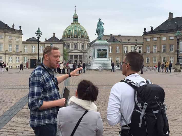 Copenhagen: A guided walk for first-timers in the city - Walking to Amalienborg and the royal finish
