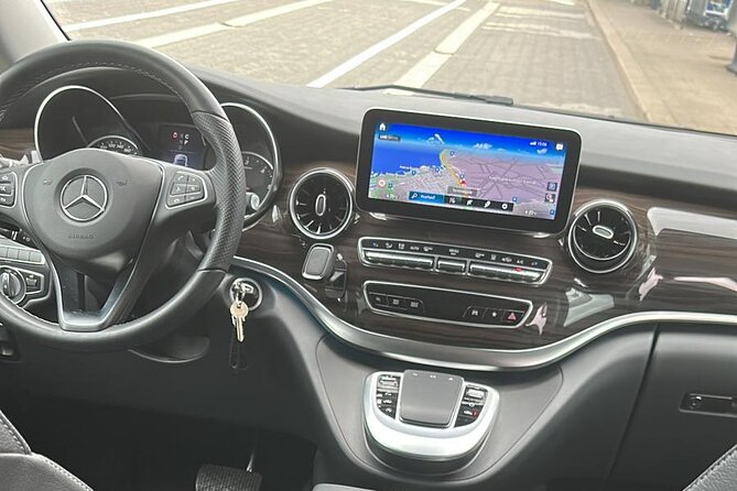 Copenhagen Airport Transfer Service | English Speaking Driver - Key points at a glance