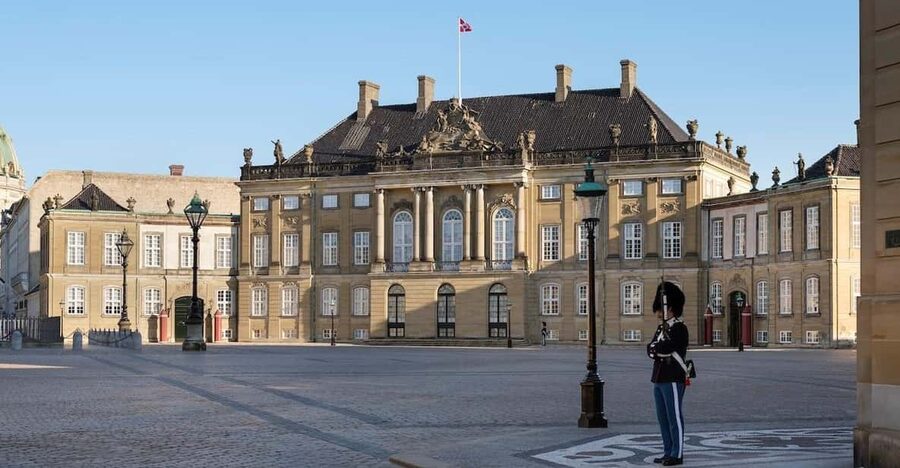 Copenhagen: Amalienborg Palace Museum Entry Ticket - Entering Amalienborg from the Marble Church