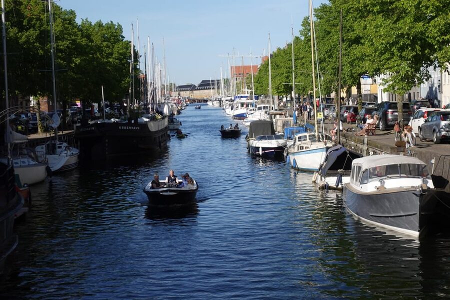 Copenhagen: Christiania & Christianshavn Guided Walking Tour - From alternative community to the Copenhagen Opera House