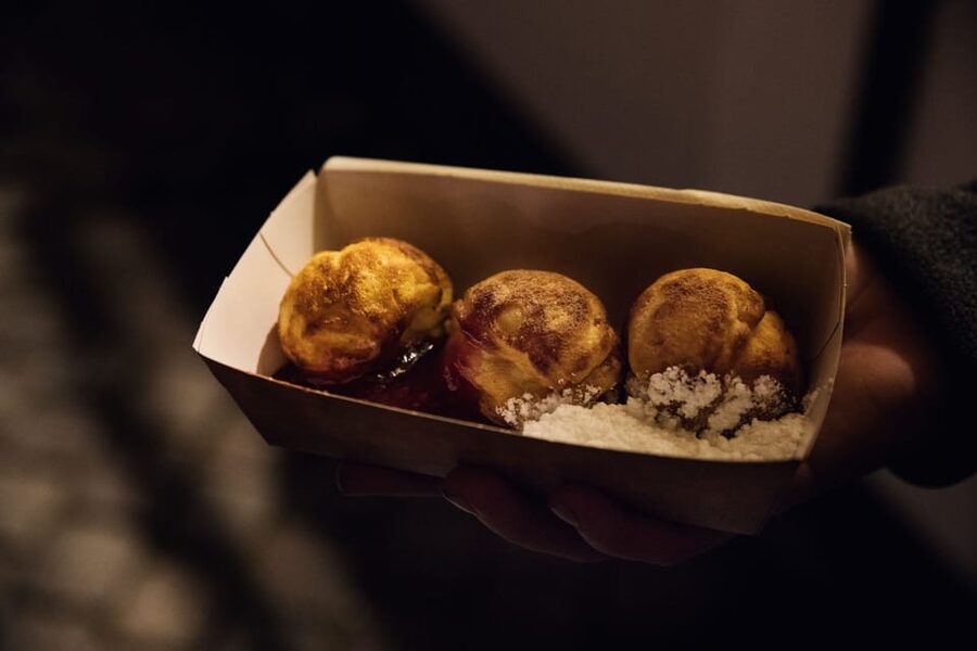 Copenhagen: Christmas Walking Tour with Treats and Drinks - How much the $78 price is worth