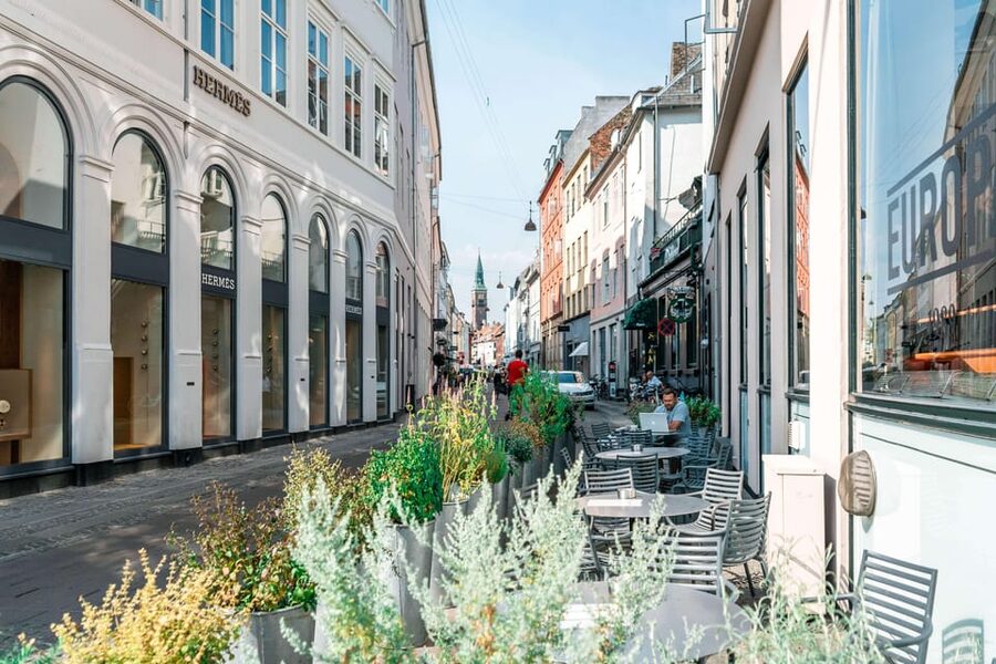 Copenhagen City & Christiansborg Palace Private Walking Tour - Why the private format matters
