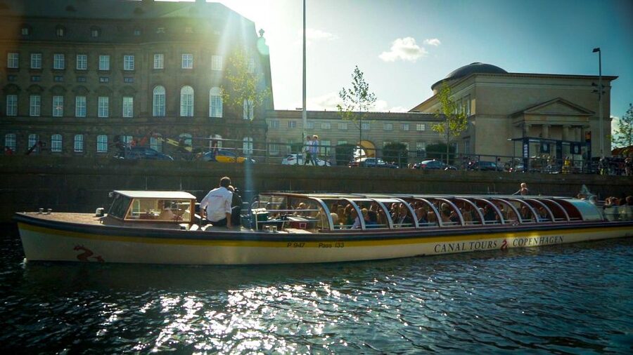 Copenhagen: Classic Canal Tour & The Harbour - Seeing Copenhagen from Ved Stranden