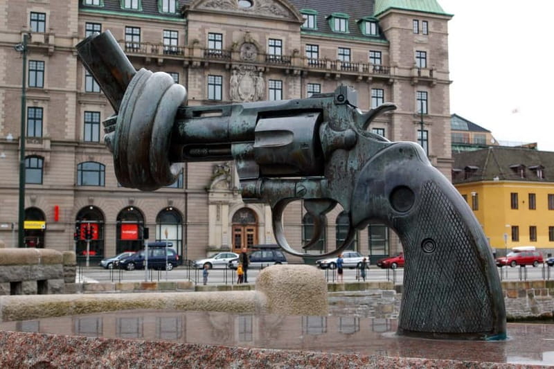 Copenhagen: Full-Day Trip to Malmö by Train - Coffee, Swedish pastry, and the canals